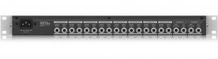 Behringer HA8000 detras